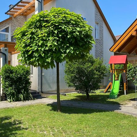 Magyar Apartman Iii. Daire Hajdúszoboszló Dış mekan fotoğraf